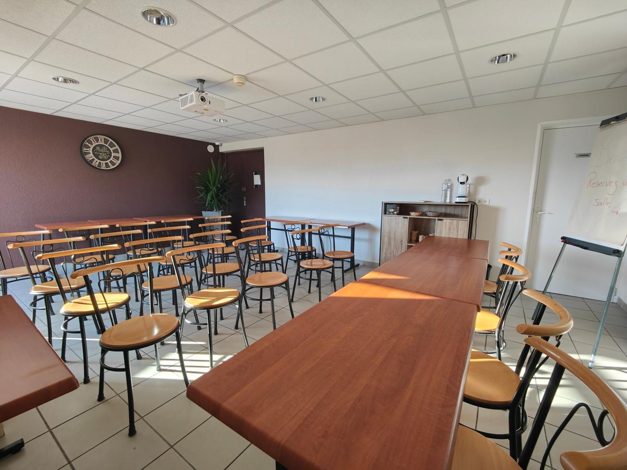 Cit'Hotel Restaurant Du Bowling De Millau Exterior foto